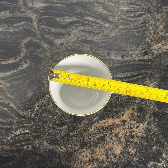 ˚₊‧꒰ა ☆ ໒꒱ ‧₊˚ Tienshan Poinsettia & Ribbons Christmas Plates & Cup (5B-101) - Picture 6 of 8